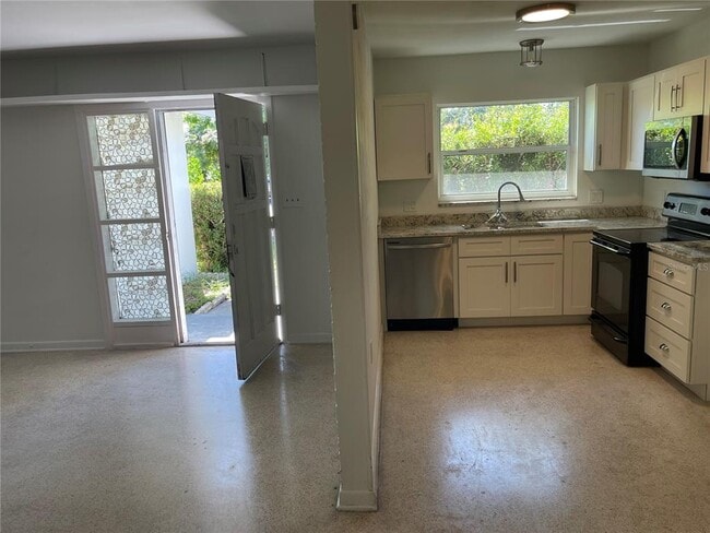 Photo - 3076 Grand View Ave