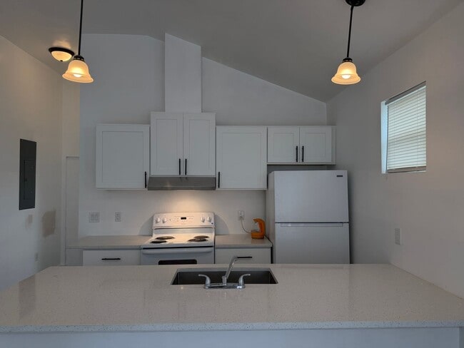 Photo - Arlington Unit B