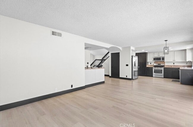 Photo - 120 Sandpoint Ln