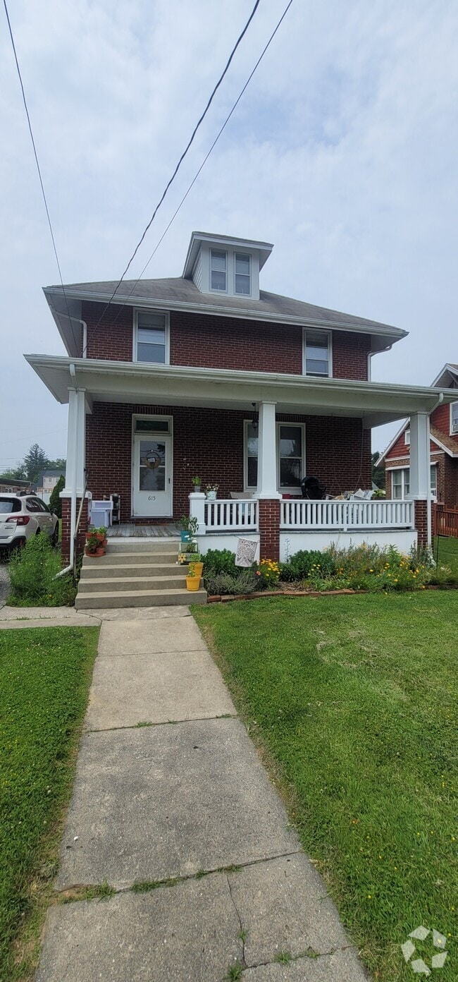 Building Photo - 615 16th St Rental