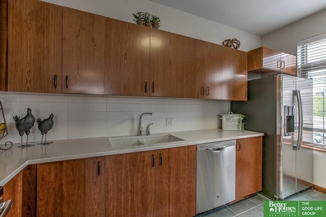 Building Photo - 1330 S 70th St Rental