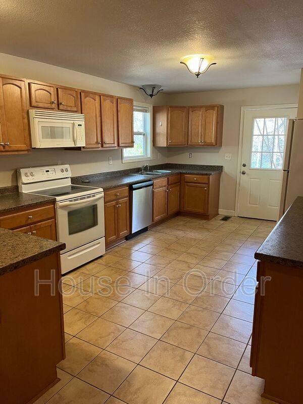 Photo - 15 Howards Row Pl