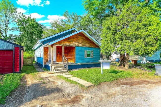 Building Photo - 3109 E St Joseph St Rental