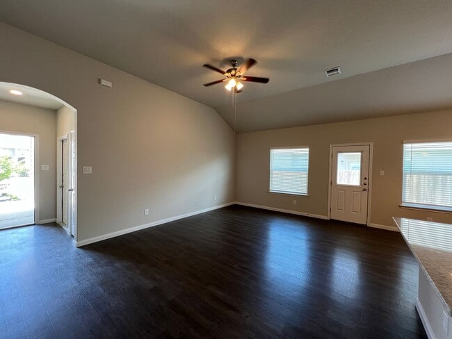Photo - Luxury 3/2 Duplex in Seguin, Texas