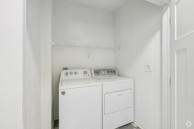 4A 4BR, 4BA - 1,589SF - Washer & Dryer