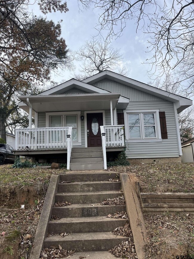 Building Photo - 803 S Vine Ave