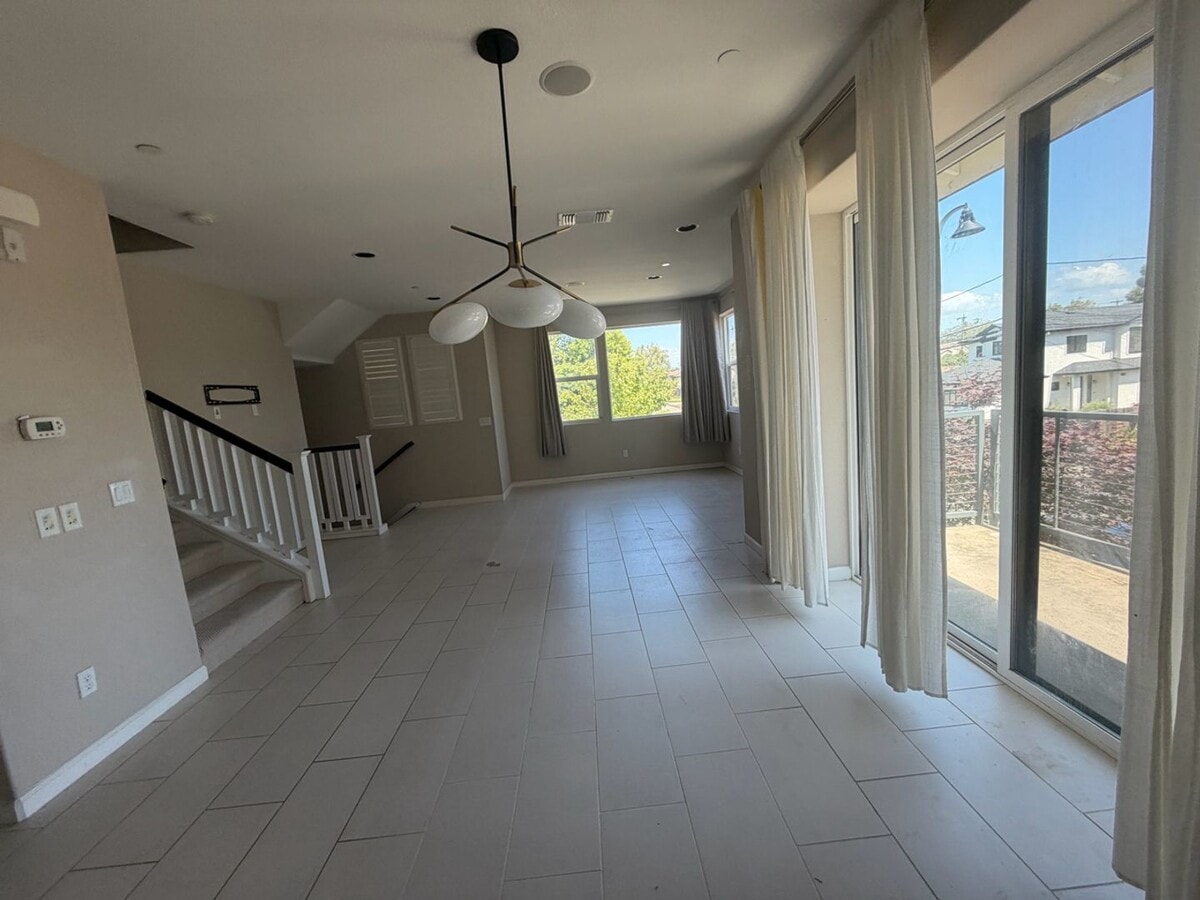 Photo - Welcome to this stunning 3 bedroom 3.5 bathroom townhome in Hayward, Ca