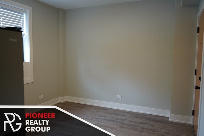 Photo - 503 W Belmont Ave