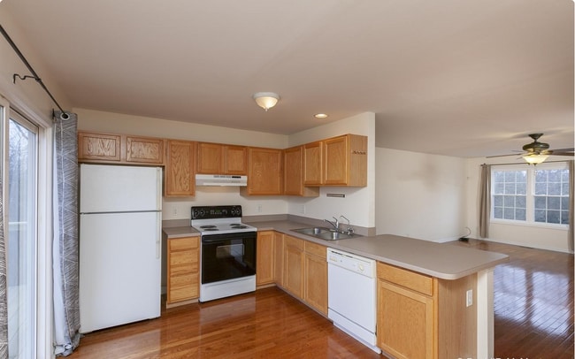 Photo - 106 Sir Washington St