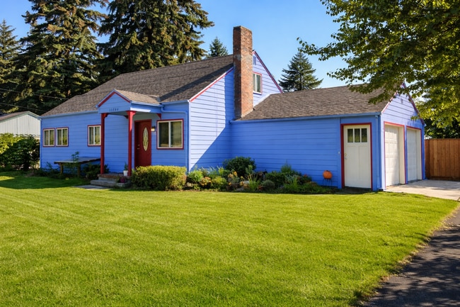 Building Photo - 13304 NE Glisan St