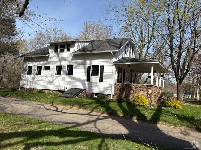 Building Photo - 2839 Boston Post Rd Rental