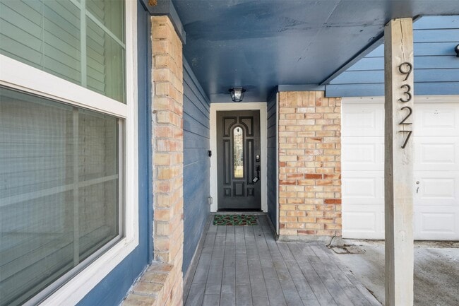 Photo - 9327 Golden Sunshine Dr