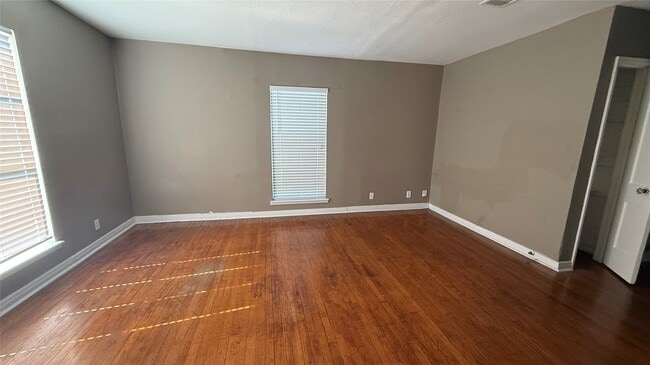 Photo - 1842 W Main St