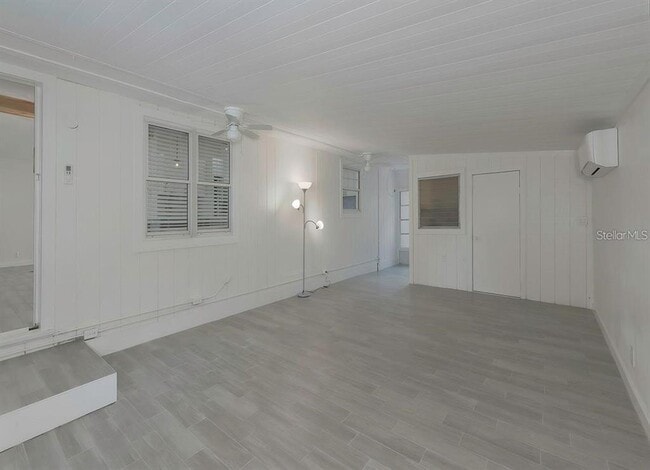 Photo - 1428 Illinois Ave