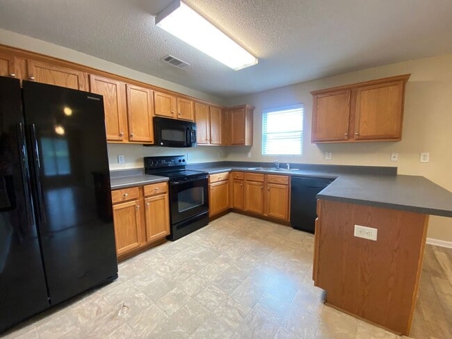 Photo - PRE-LEASING FOR AUGUST 2026!