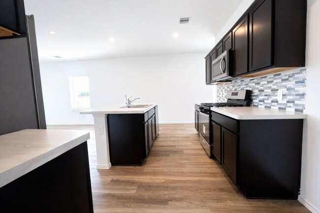 Photo - 1739 Royal Rim Dr