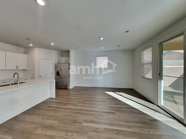 Photo - 8359 Flagpole Loop Ave