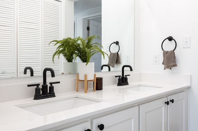 Photo - Sierra Ridge