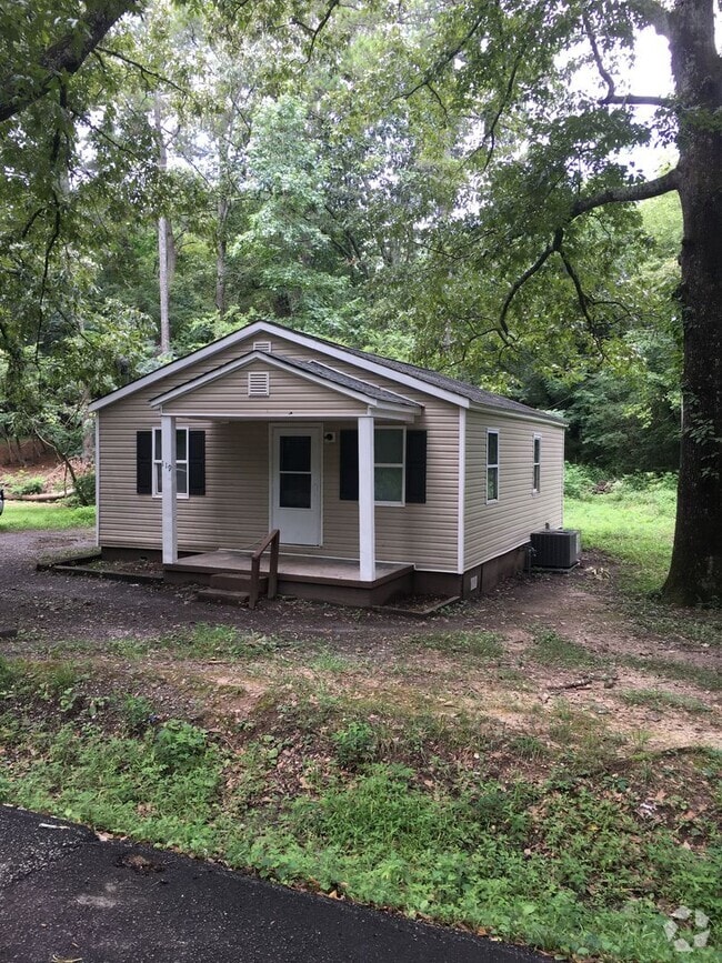 Building Photo - 2/1 House in North Rome $850