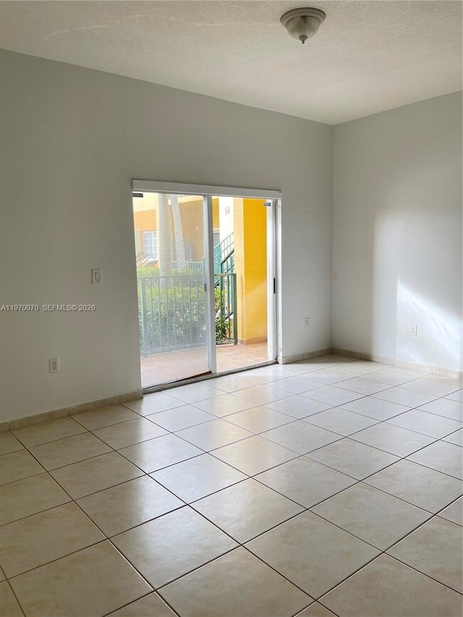 Photo - 7240 NW 114th Ave Unidad 107