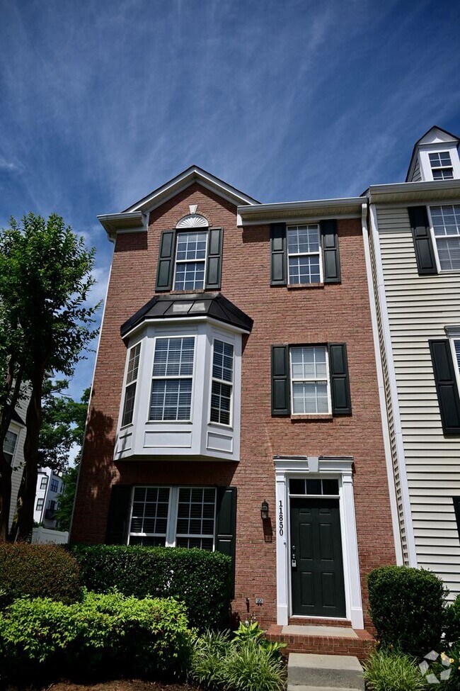 Building Photo - Beautiful townhome in Ballantyne!!!