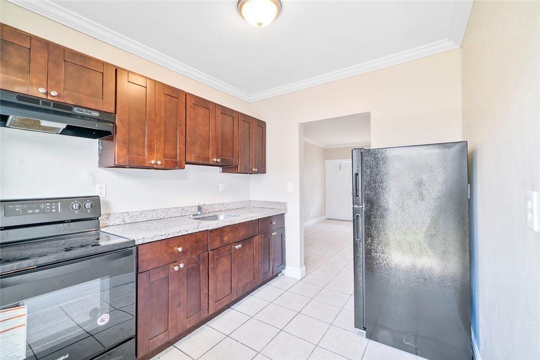 Photo - 700 NW 14th Terrace Unidad 733-1