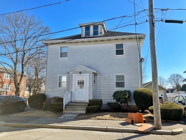 Building Photo - 15 1st St Unit 2