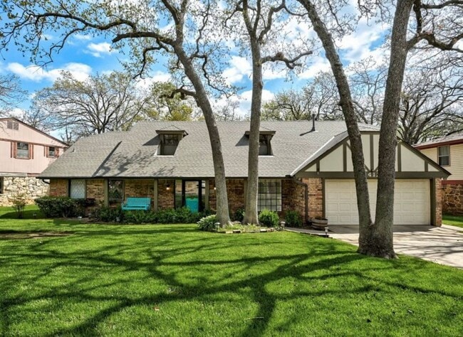 AVAILABLE SEPTEMBER 10TH Charming 4 bed 2.... - AVAILABLE SEPTEMBER 10TH Charming 4 bed 2.... House