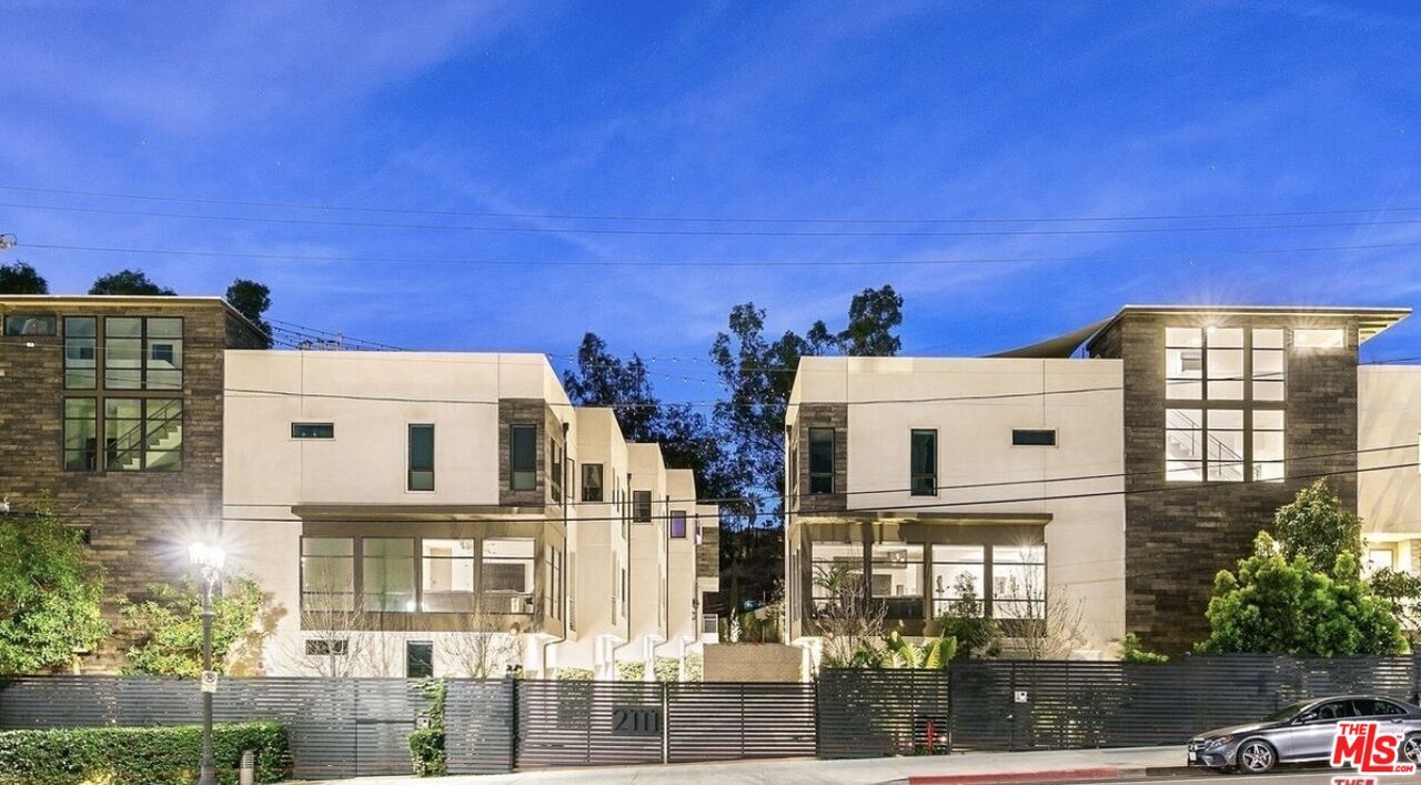 Photo - 2111 N Cahuenga Blvd