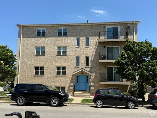 Building Photo - 7859 W Addison St Unit 3 Rental