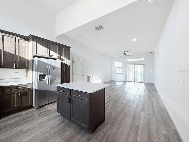 Photo - 1843 Manitoba Ct