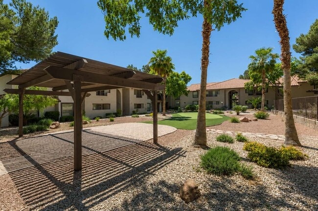 Photo - Beautiful 2-Bed, 2-Bath 2nd-Floor Condo Near The Lakes!