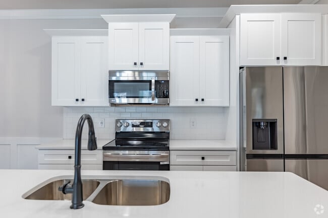 2BR, 2BA - The Roderick - 1,265SF - Kitchen - Newport Station