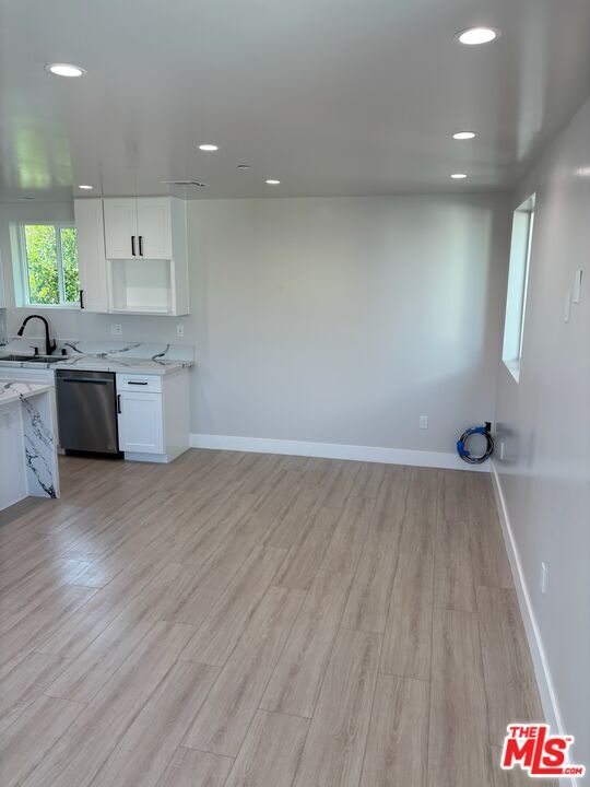 Photo - 6503 Lindenhurst Ave