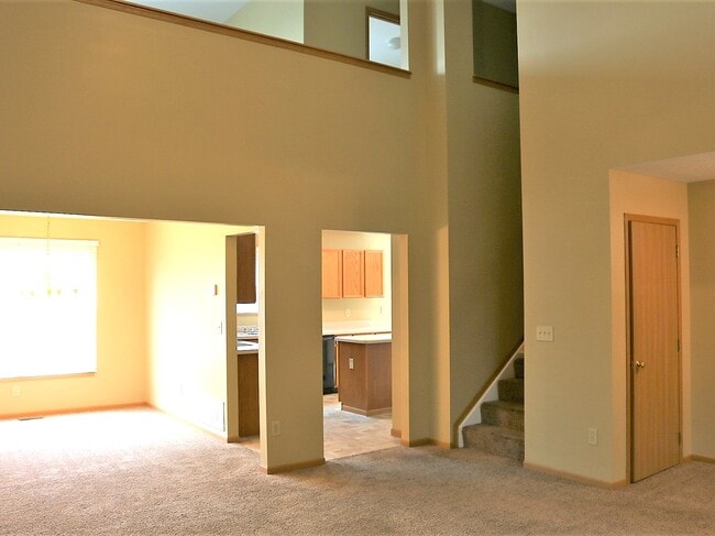 Photo - 395 Belfair Dr