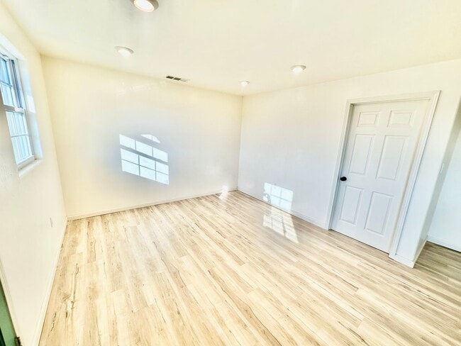 Photo - Fully Remodeled 3/2 in Northwest Fresno