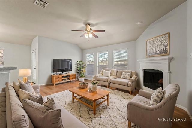 Photo - 1005 Meadow Green Ct House