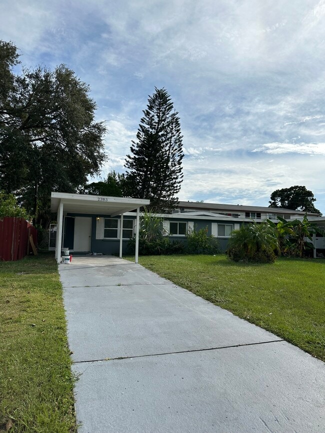 Building Photo - 2383 Chaucer St