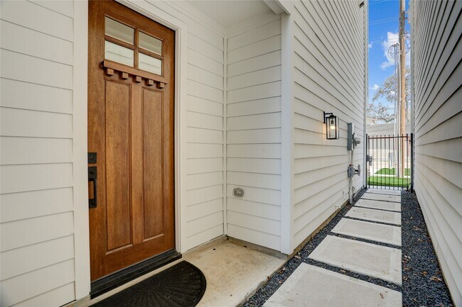 Photo - 2013 Cochran St