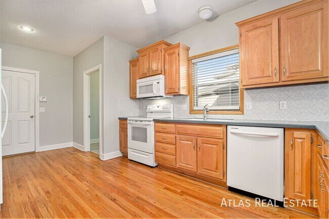 Photo - 1113 SW Blazing Star Dr