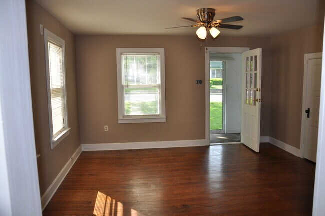 Photo - Now Pre-Leasing for Fall Semester 2025