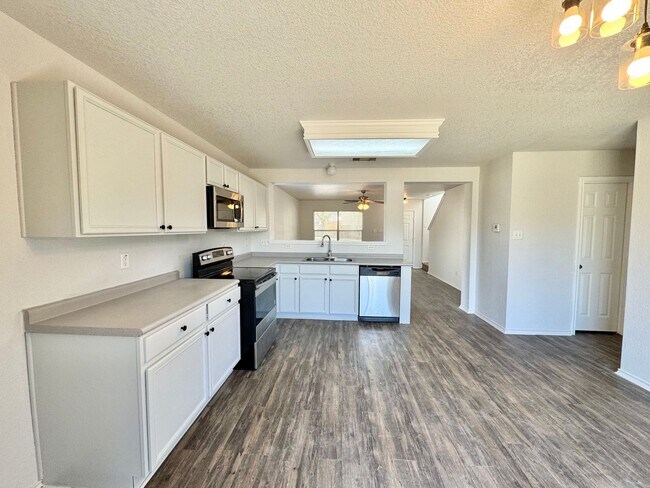 Photo - Beautiful 2 Story Home!