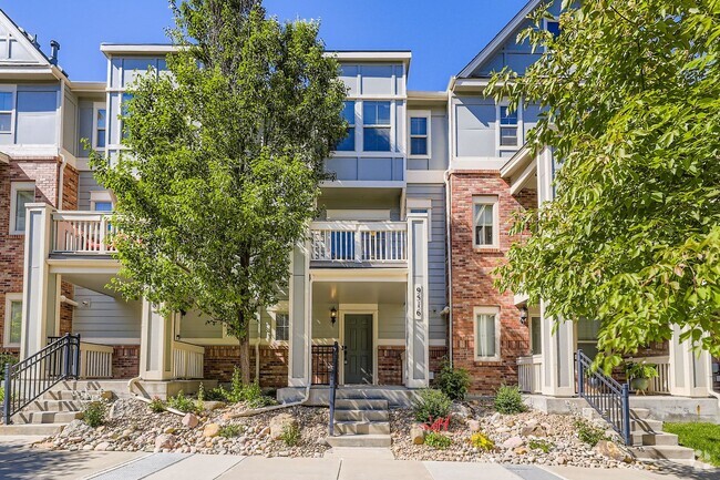 Building Photo - Evolve Real Estate: Available Immediately!... Rental