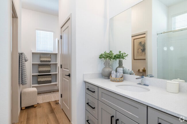 3BR, 2BA - 1,225SF - Main Bathroom