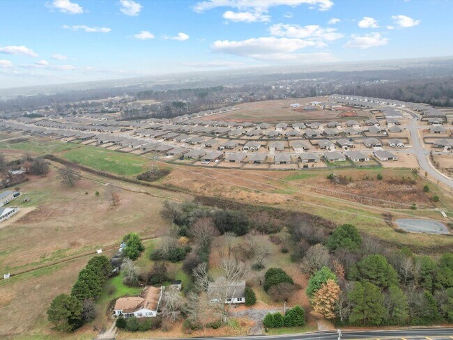 Photo - Enjoy privacy and seclusion while still being in Athens City!