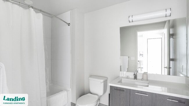 Photo - 698 NE 1st Ave Unidad CMW-2003