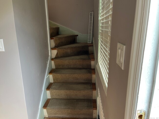 Photo - 195 Valley St