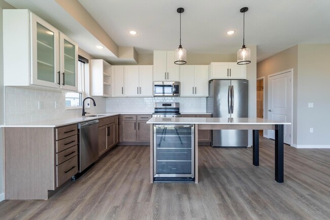 Building Photo - 6450 37th Ave NW Unit 302 Rental