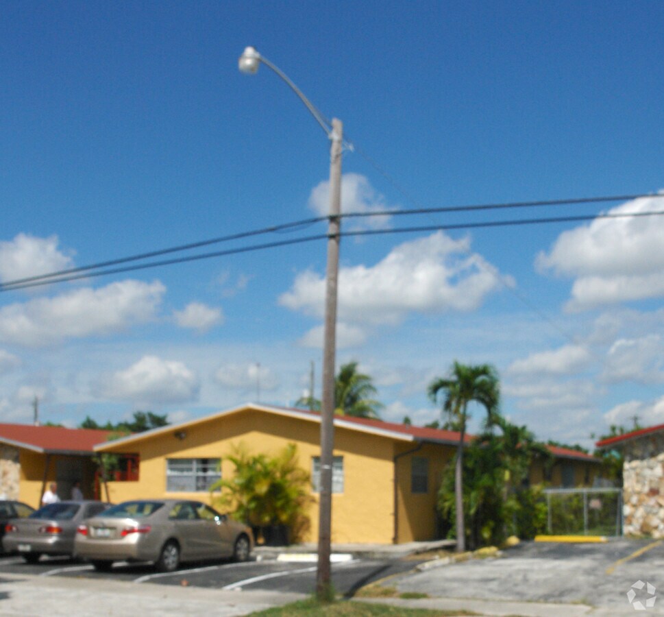 Photo - 904-916 SW 10th St