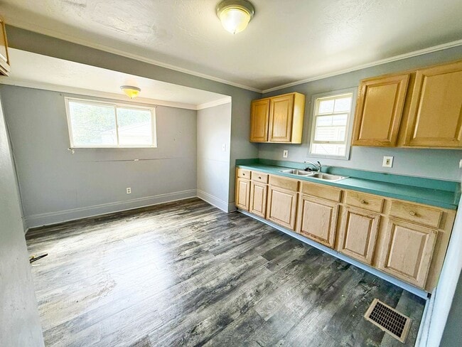 Photo - 3 BED 1 BATH BEAUTIFUL SINGLE FAMILY HOME ...